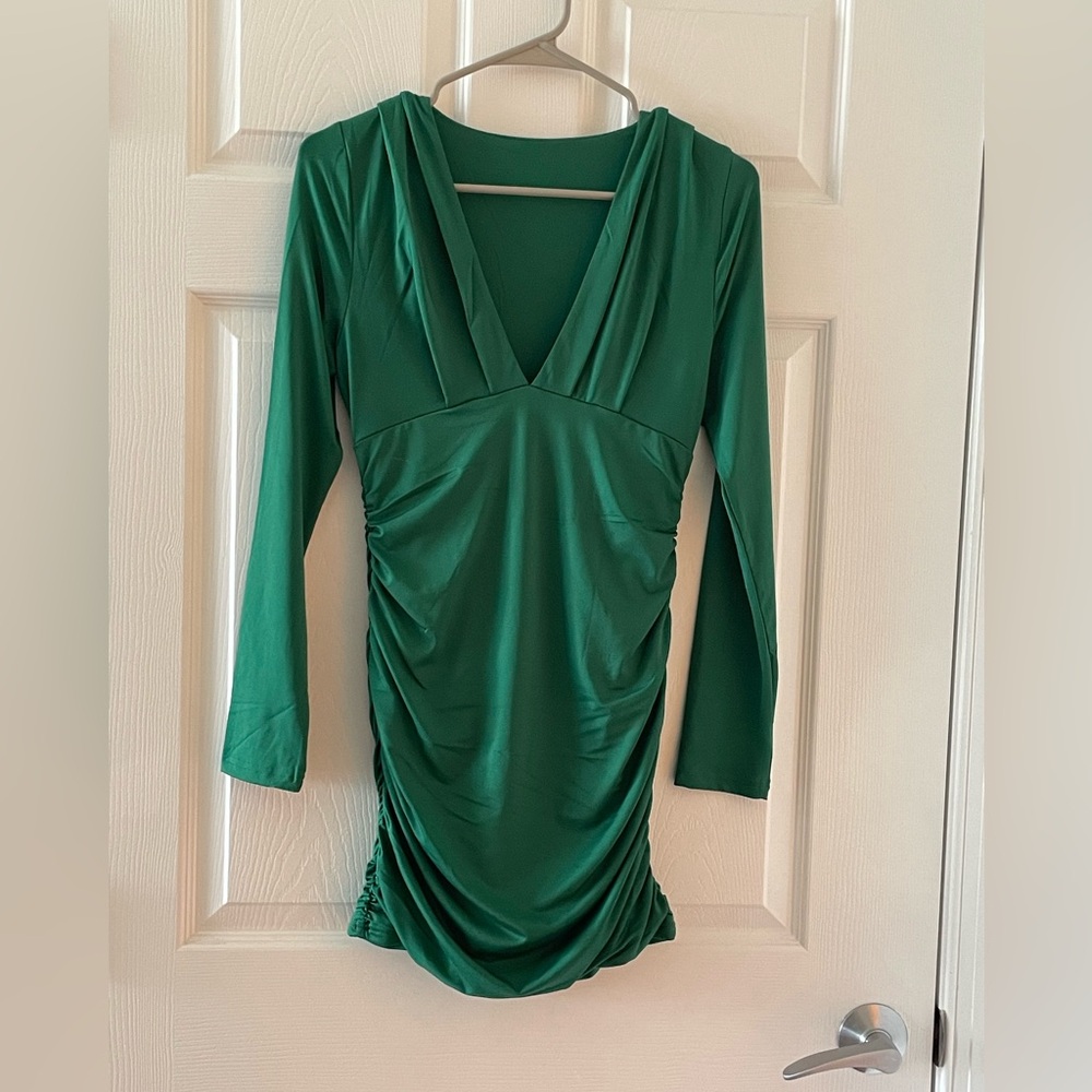Elegant Green Long Sleeve Dress
